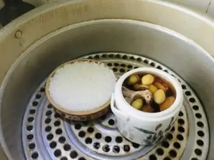 Make Old duck soup with tea mushrooms step 6