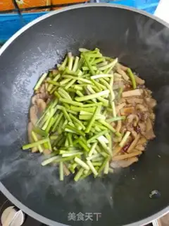 Make The apricot chicken and the garlic step 13