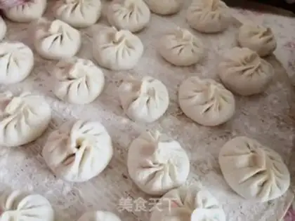 Make Spaghetti buns step 2
