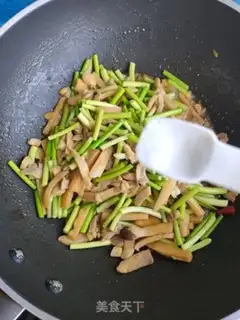 Make The apricot chicken and the garlic step 14