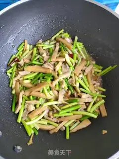 Make The apricot chicken and the garlic step 15