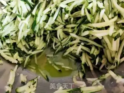 Make Cucumber egg dumplings step 4