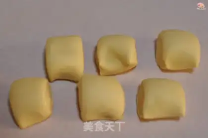 Make Pear bun step 2