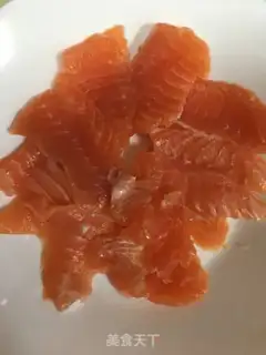 Make The salmon stabbing step 1