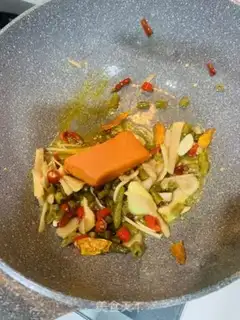 Make Pepper fish seeds step 1