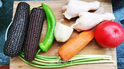 Make Black corn chicken gravy step 0