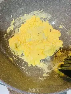Make Scrambled eggs step 2