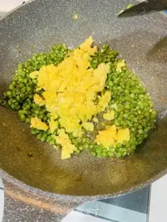 Make Scrambled eggs step 5
