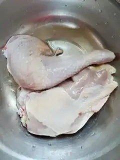 Make Chicken with onion oil step 0