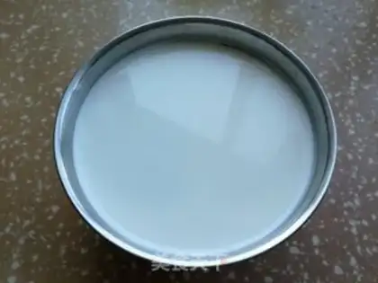 Make Banana strawberry yogurt cup step 0