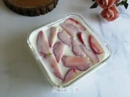 Make Strawberry yogurt step 4