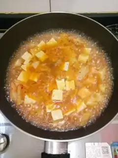 Make Hot cabbage and tofu potatoes step 3