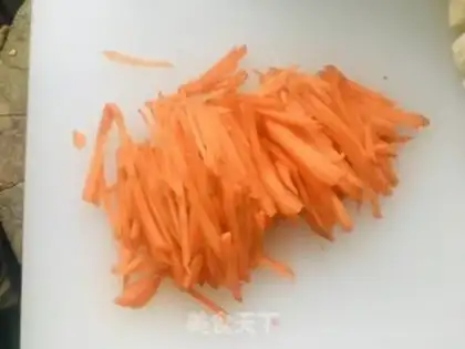 Make Noodle carrots and spinach step 1