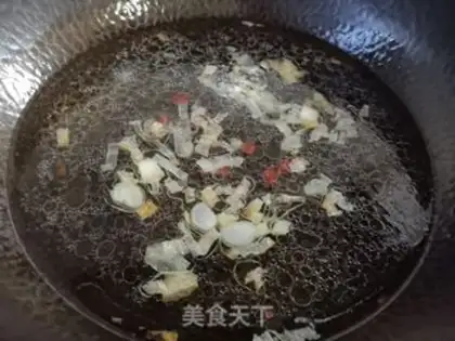 Make Spinach egg fan soup step 1
