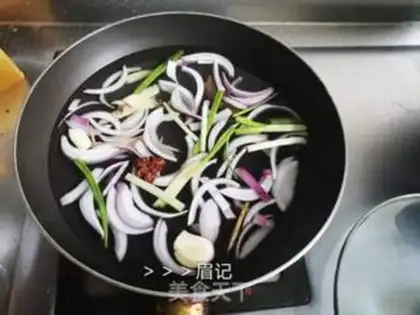 Make Take the chicken leg rice burger step 5