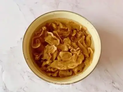 Make Spicy radish step 1