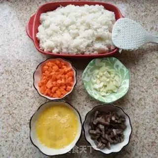 Make Weenie carrot fried rice step 1