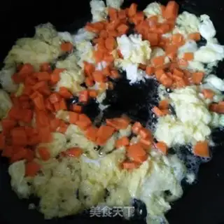 Make Weenie carrot fried rice step 3