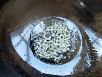 Make Tomato fried flowers step 5