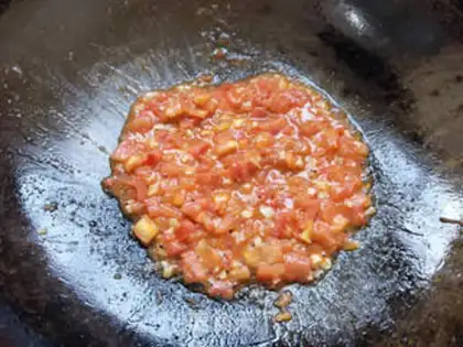 Make Tomato fried flowers step 6