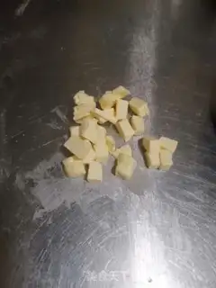 Make pineapple shrimp pizza step 4