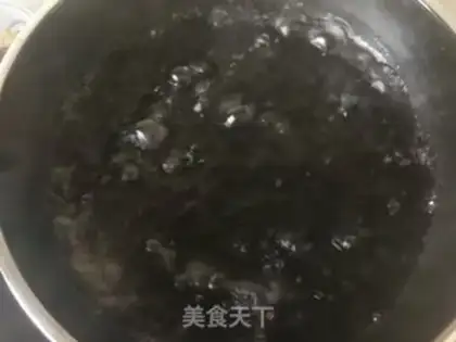 Make Sour soup and pork dumplings step 1
