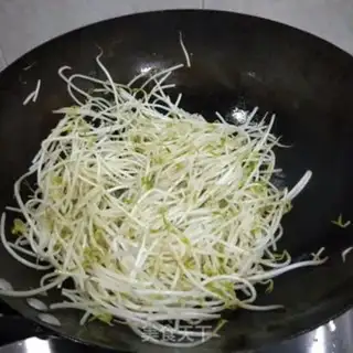 Make Onion eggs hanging step 4