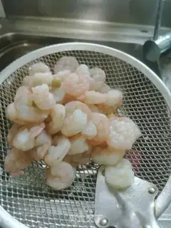 Make pineapple shrimp pizza step 21