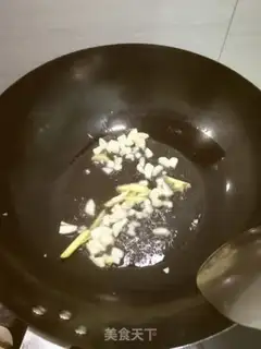 Make Snowflake with pig ears step 1