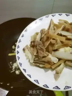 Make Snowflake with pig ears step 2