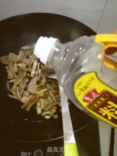 Make Snowflake with pig ears step 3