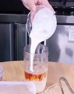 Make Potato crystal milk tea step 1
