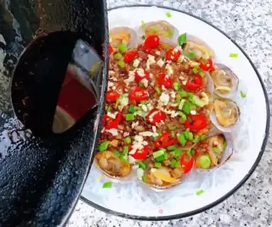 Make Garlic fan steam clams step 9