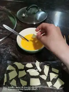 Make Cheese fried eggs step 1