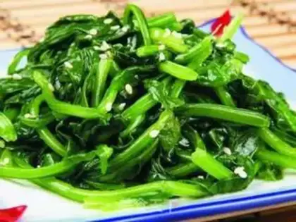 Make Spicy spinach step 2