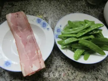 Make Bacon fried Dutch beans step 0