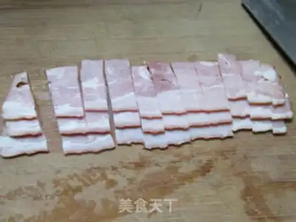 Make Bacon fried Dutch beans step 1