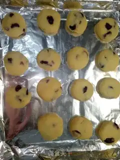 Make Cranberry biscuit step 4