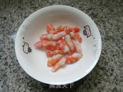 Make Sweet shrimp pineapple fried rice step 1