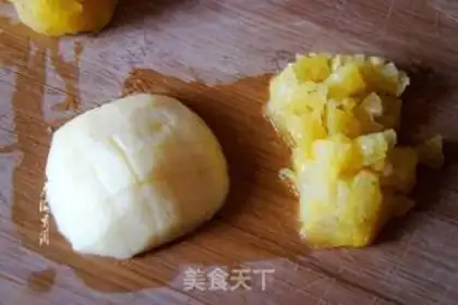 Make Pineapple apple shake step 1