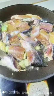 Make Red-burned fish bones step 3