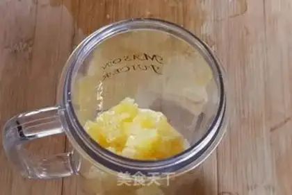 Make Pineapple apple shake step 2