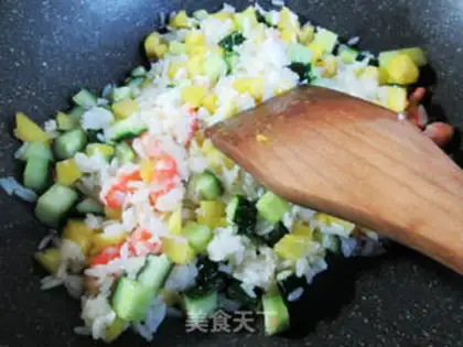 Make Sweet shrimp pineapple fried rice step 6