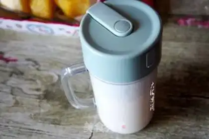 Make Pineapple apple shake step 4