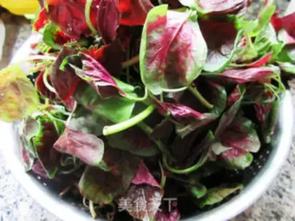 Make Crab mushrooms and red cranberry step 0