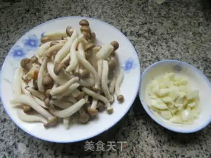 Make Crab mushrooms and red cranberry step 1