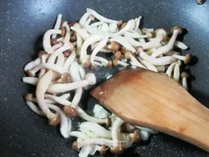 Make Crab mushrooms and red cranberry step 3