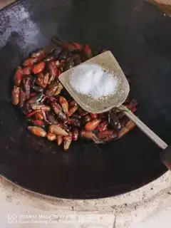 Make Spicy lobster step 7