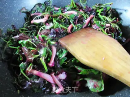 Make Crab mushrooms and red cranberry step 4