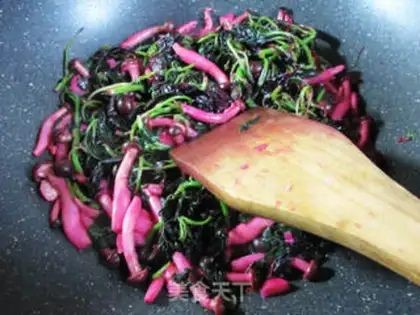 Make Crab mushrooms and red cranberry step 7